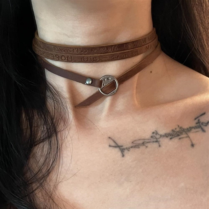 Wholesale Hot Girl Retro Western Punk Wasteland Letter Leather Neck Strap